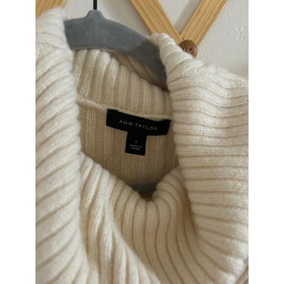 Ann Taylor Sweater Women's Small Cream Alpaca Wool Blend Turtleneck Heavy Knit - Picture 4 of 8